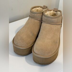 UGG Sand Platform Ankle Boots size 6